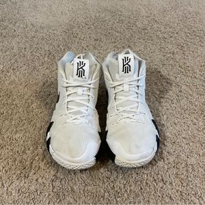 Nike Kyrie 4 “Oreo” Basketball Sneaker